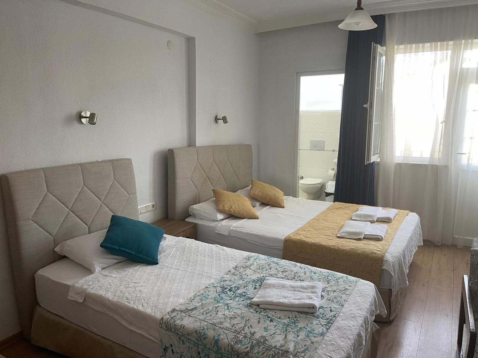 غرفة ثلاثية بشرفة، Tugay Hotel 7/10