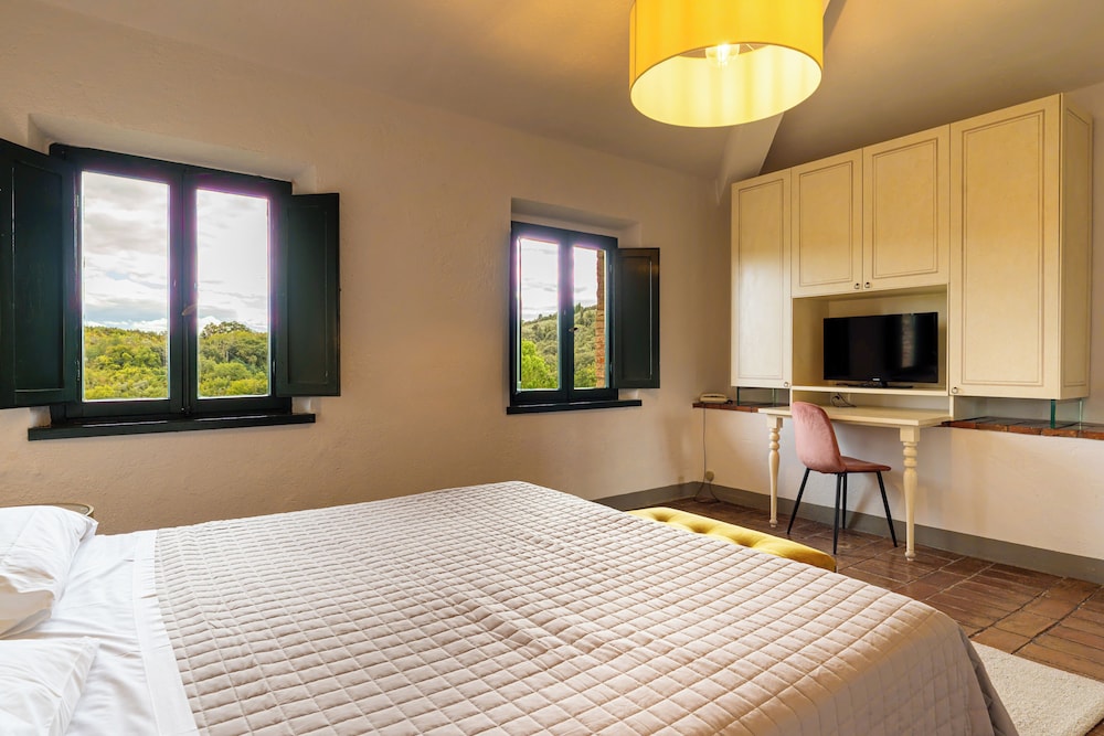 Superior, Queen Bed