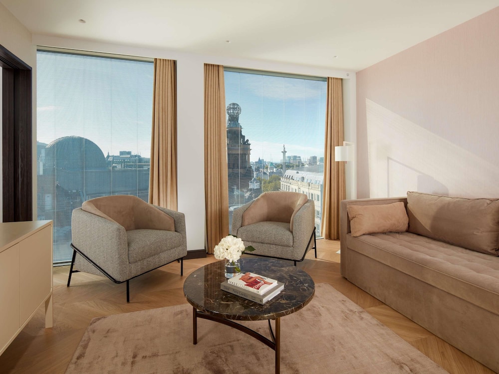St Martins Lane Hotel 43/75