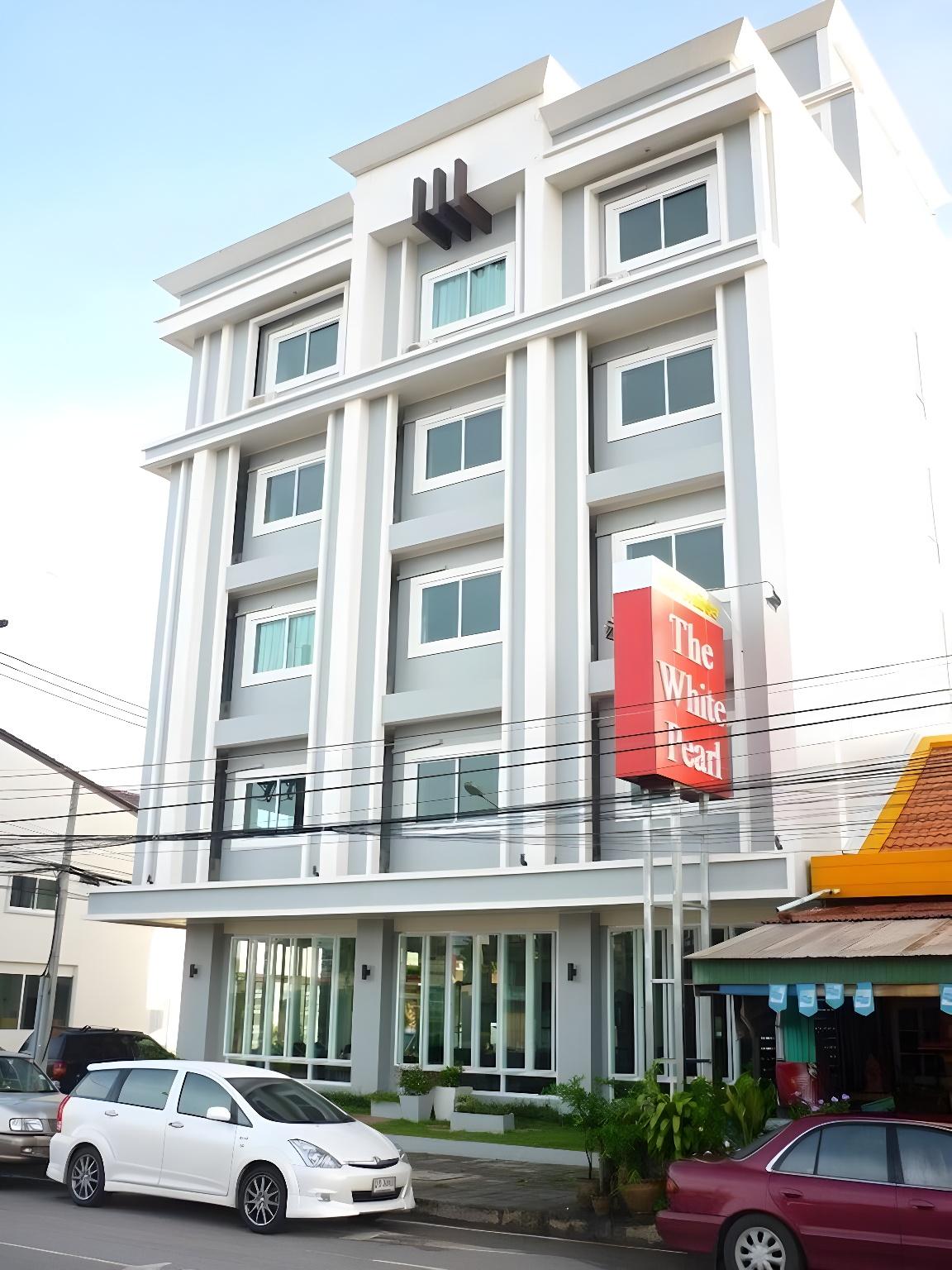 The White Pearl Hotel 26/32