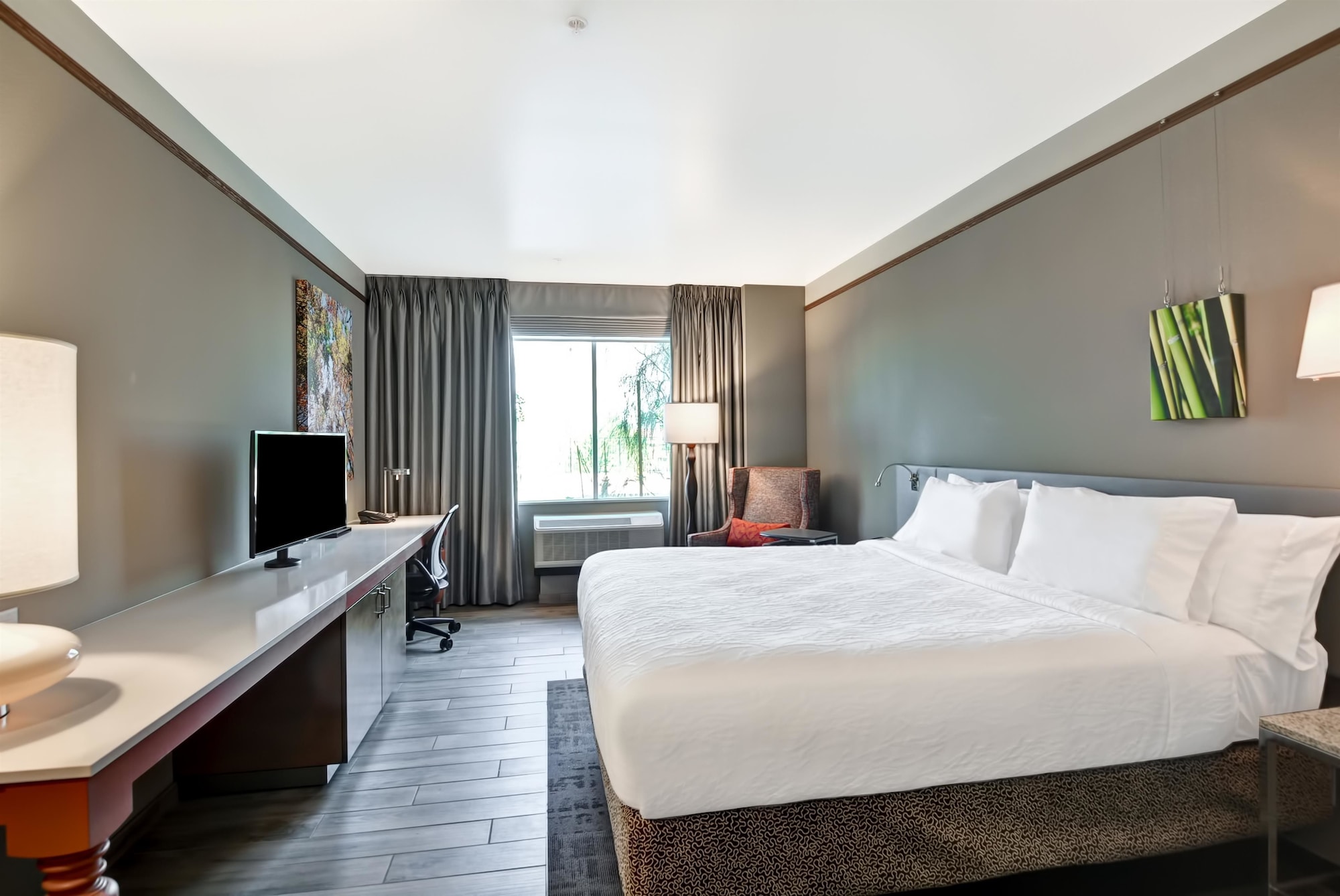ROOM, KING BED