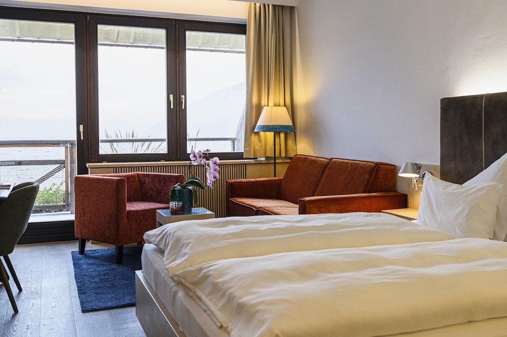 DAS TRAUNSEE 8/48