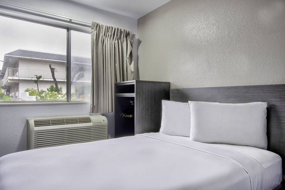 Motel6 Austin, TX - North 20/48