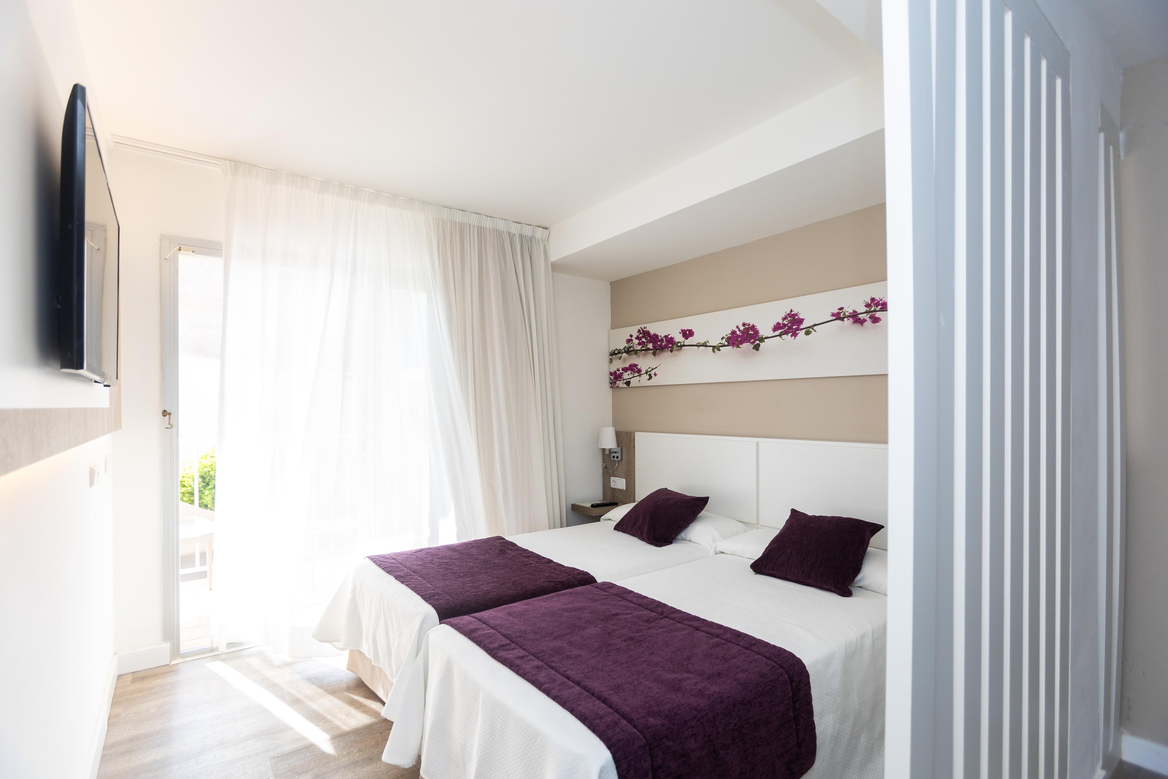Room, Double Bed, Side Sea View, Balcony
