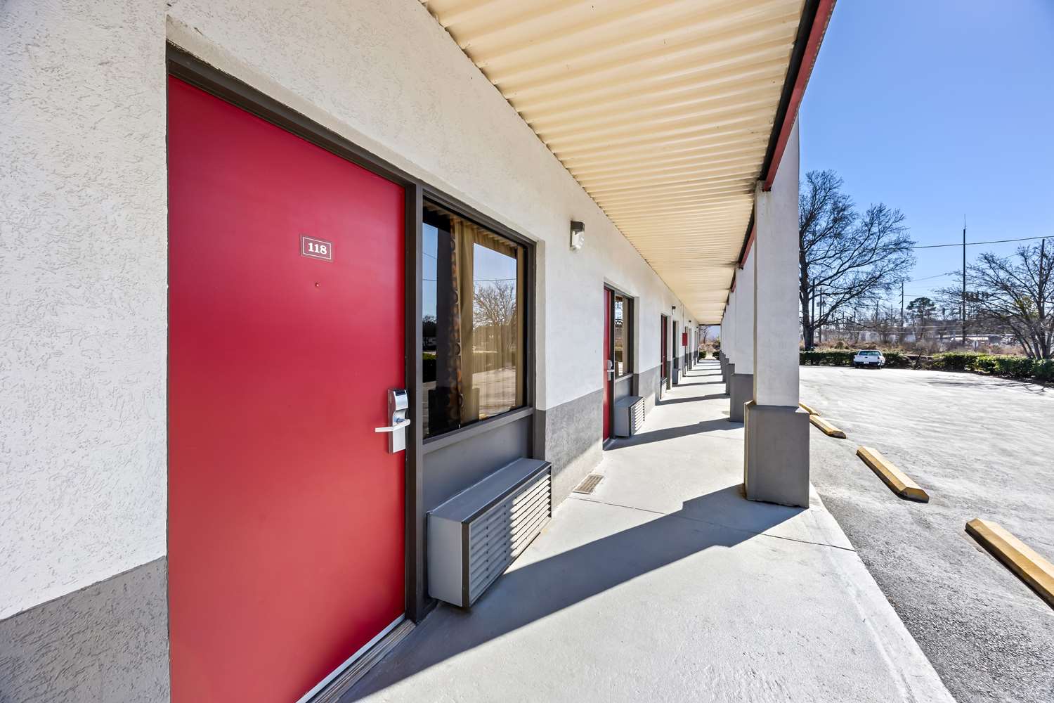 Americas Best Value Inn Ft Jackson 32/32