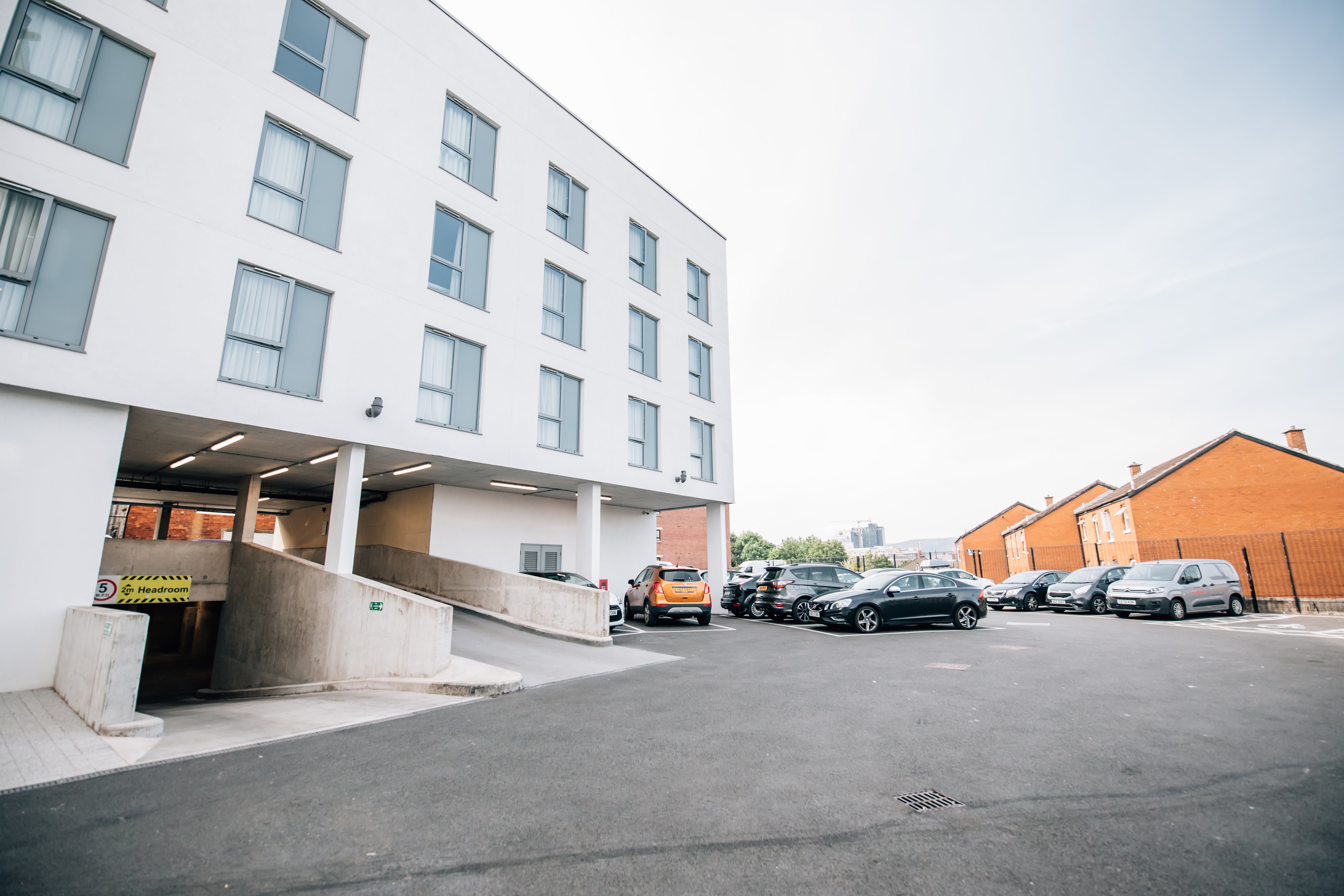 Holiday Inn Express Belfast City 44/50