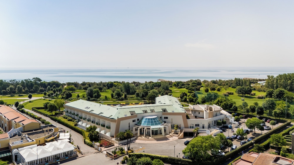 HOTEL MAREGOLF 42/46