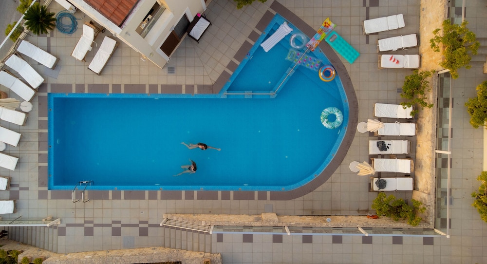 ESTHISIS SUITES CHANIA 26/57