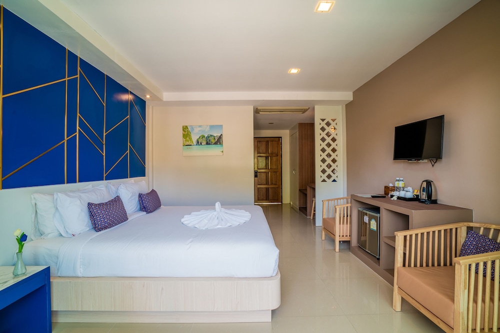 DELUXE, DOUBLE BED