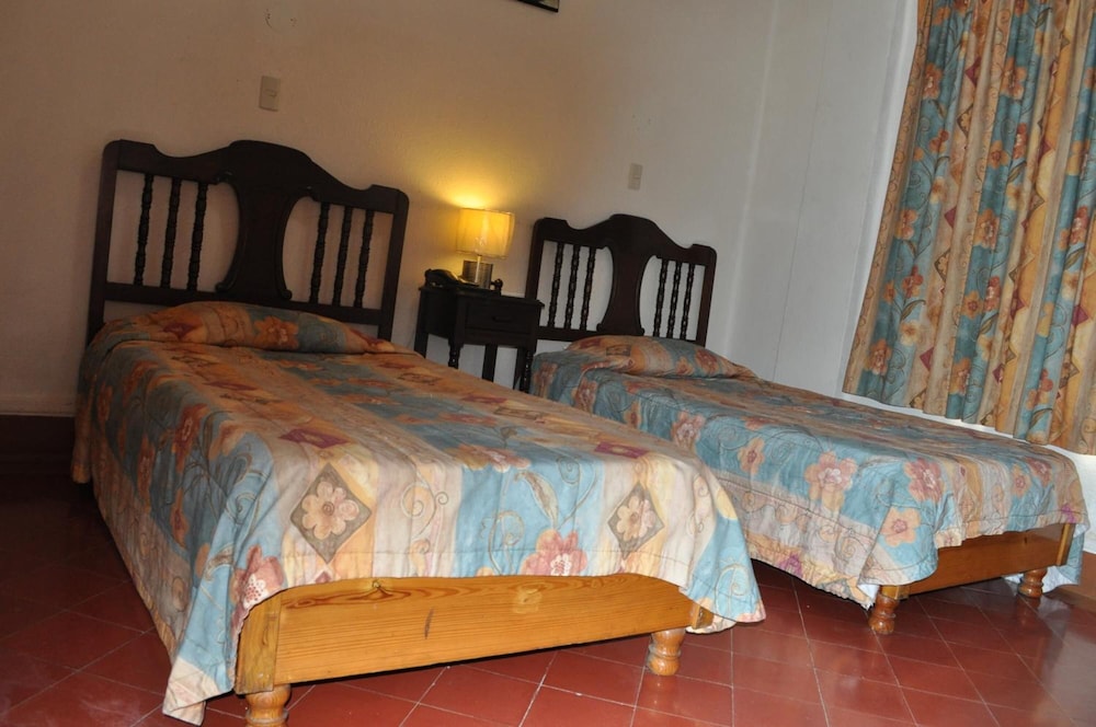HOTEL 5A AVENIDA 14/34