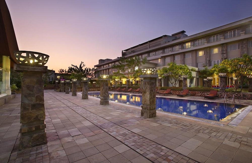 Oakwood Hotel and Apartments Taman Mini Jakarta in JAKARTA