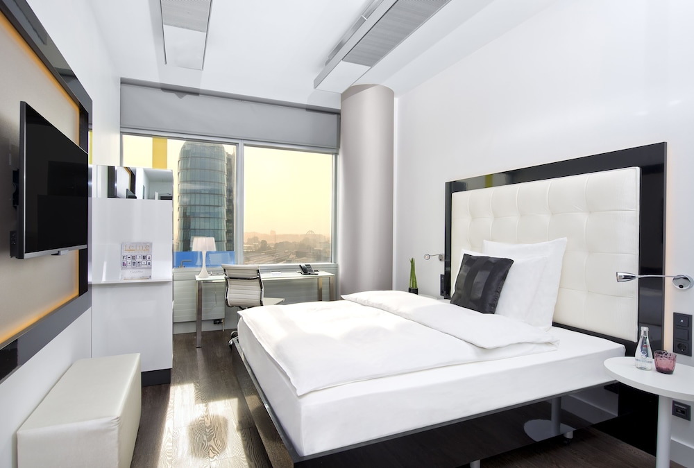 Innside By Melia Dusseldorf Hafen 18/75