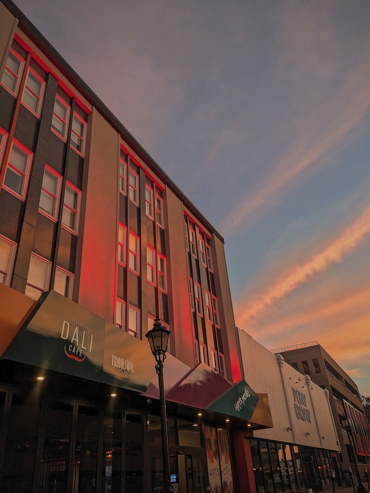The Arts Hotel 2/15