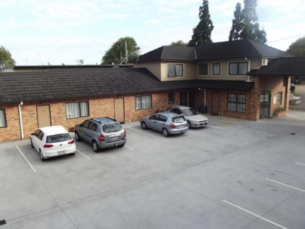 Arena Court Motor Lodge 21/32