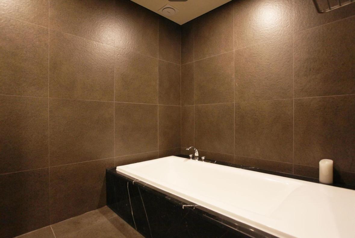 Ahava Hotel 38/39