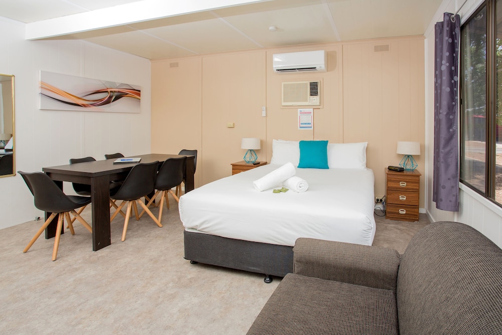 Cabin, 1 Double and 2 Bunk Beds
