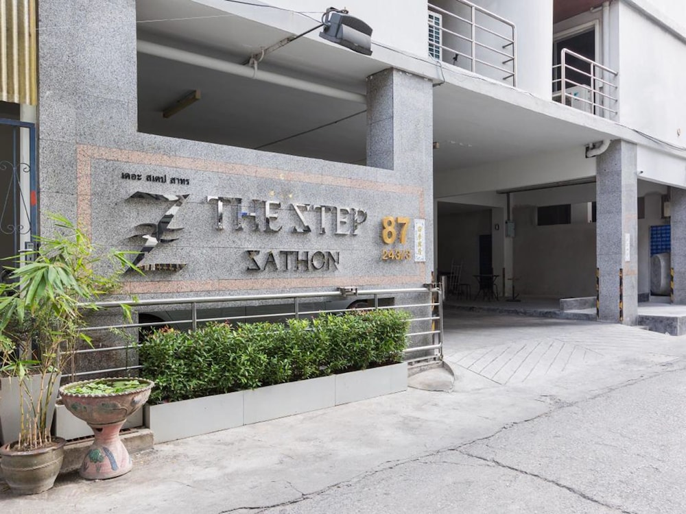 Collection O The Step Sathorn 56/63