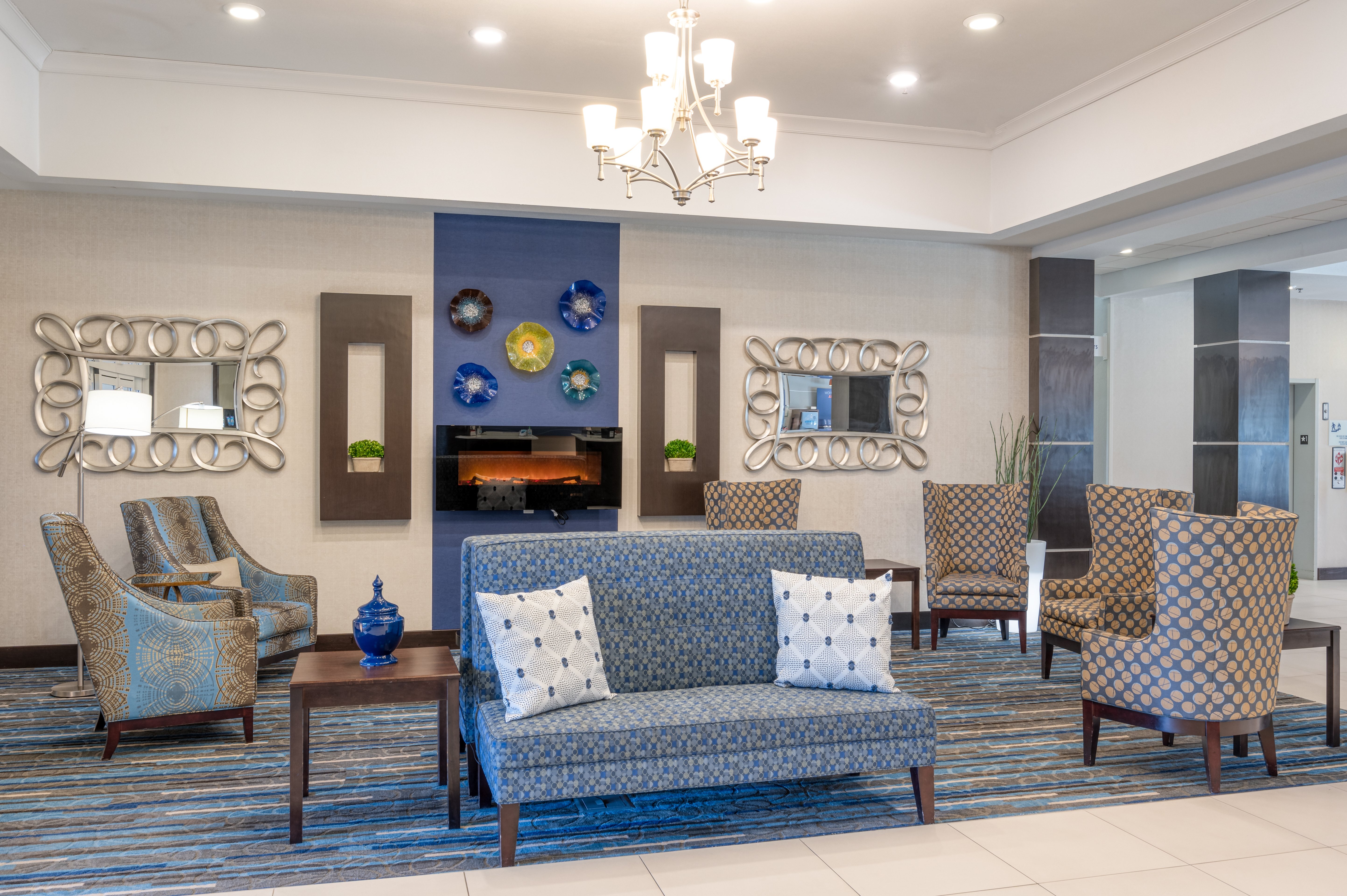 Holiday Inn Express Suites Edwardsville 26/45