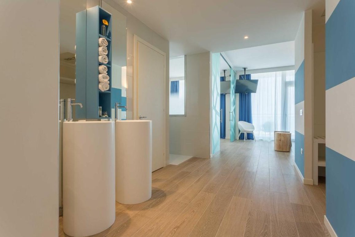 Hotel Mediterraneo 6/37
