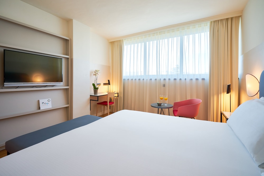 STANDARD, DOUBLE OR TWIN BED