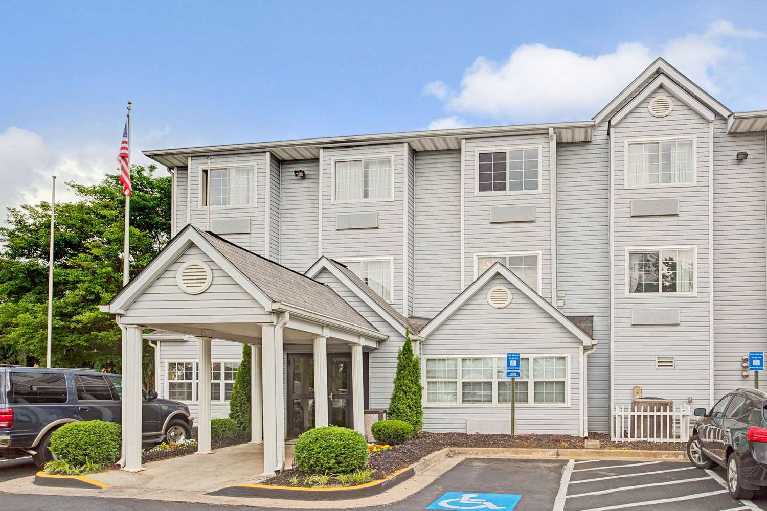 Microtel Inn and Suites by Wyndham Atlanta Airport 3/25