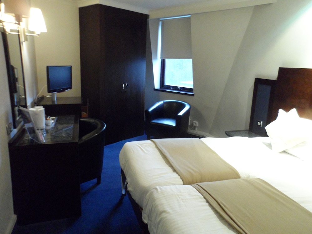 Britannia Edinburgh Hotel 33/57