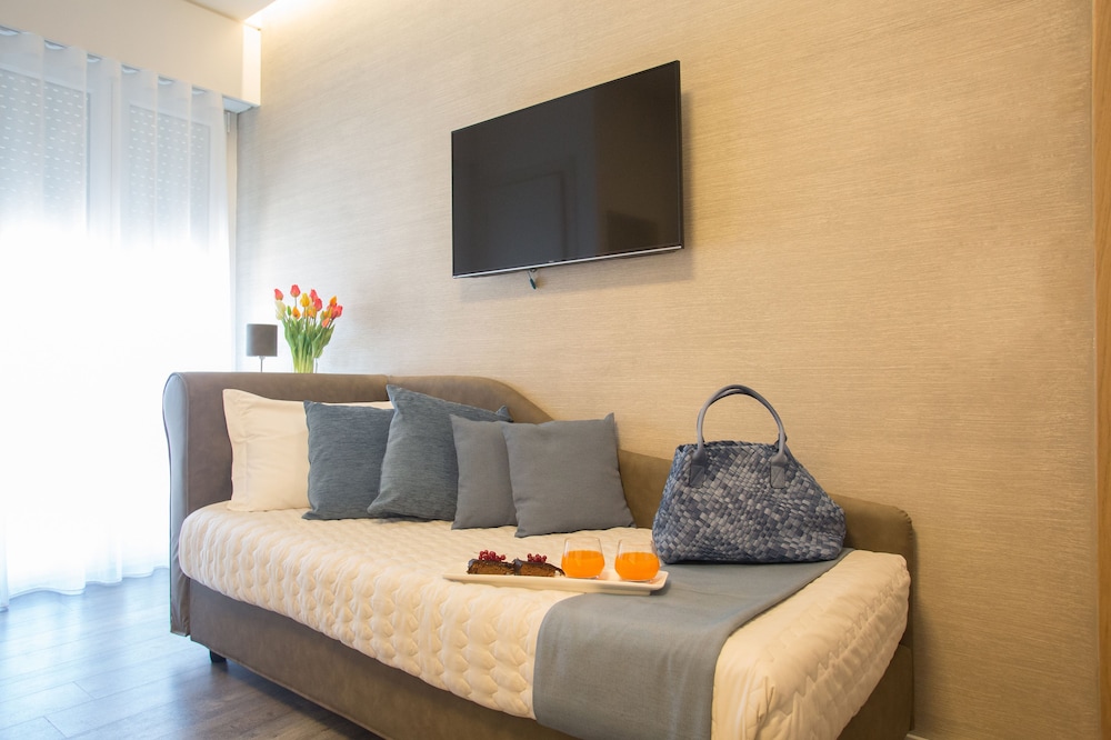 Liberty Village Hotel 30/50