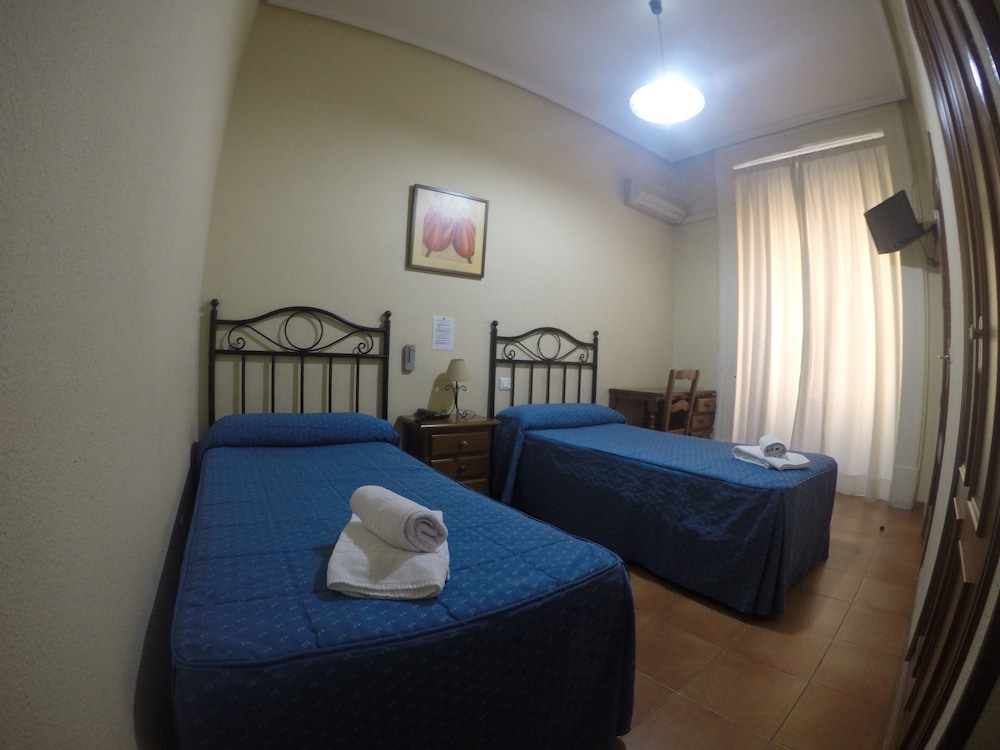 Hostal El Pilar 40/68