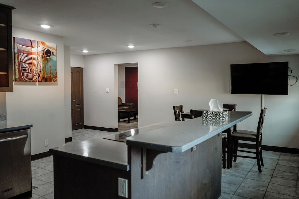 Homestead Inn & Suites 31/44