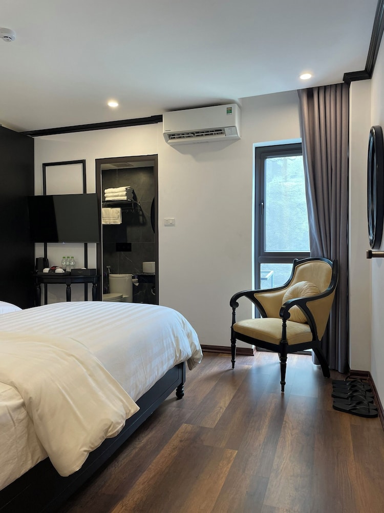 Aquarius Premium Hotel 12/49