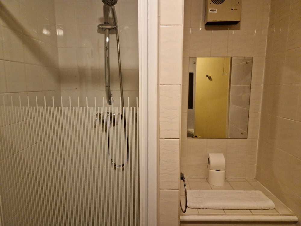 The Menai Hotel 44/46