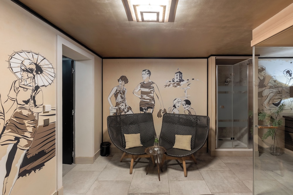 Hotel Republika and Suites 5/41