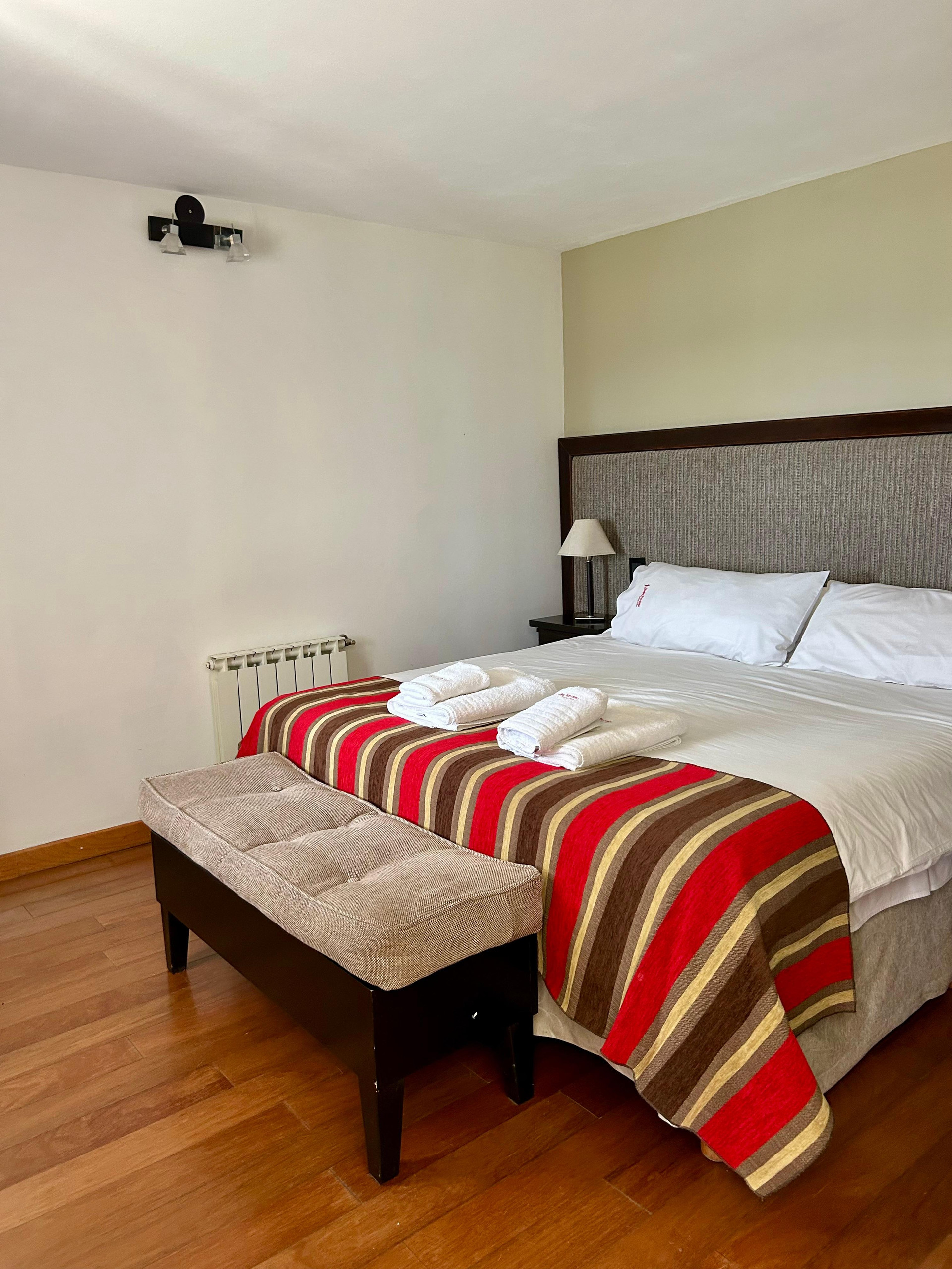 Suite, Lake View