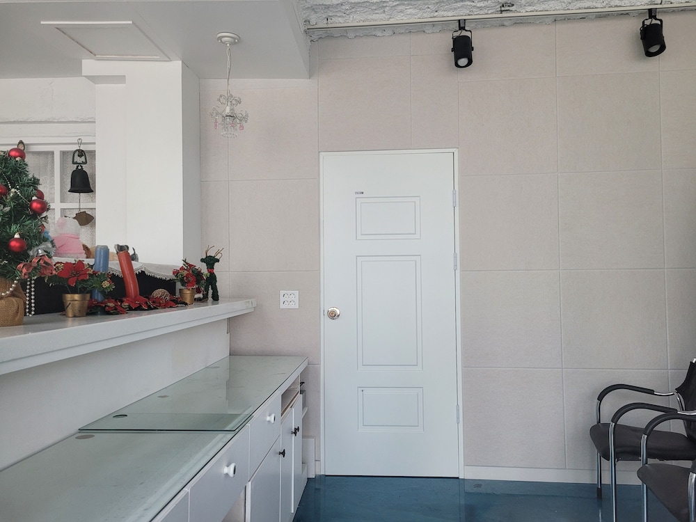 Vision Guest House 49/50