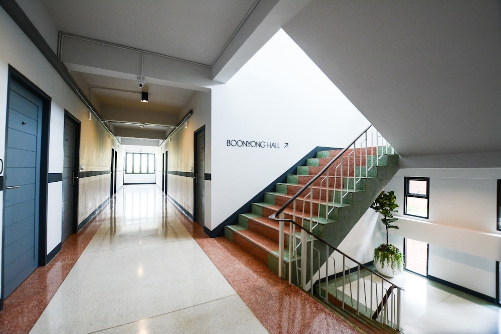 B Y Hotel Kanchanaburi 43/63