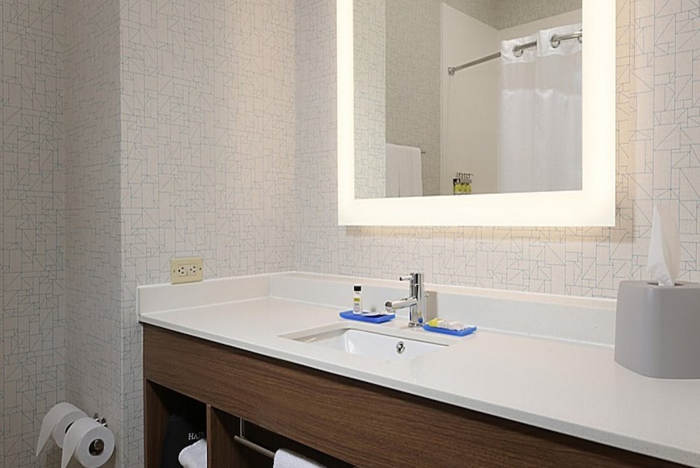 Holiday Inn Express Indianapolis Southeast 28/69