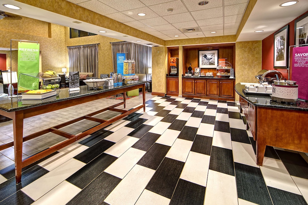 Hampton Inn Quincy 12/45