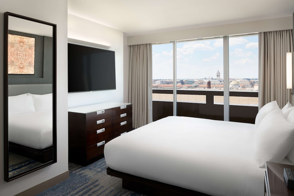 Hilton Washington DC National Mall The Wharf 9/76