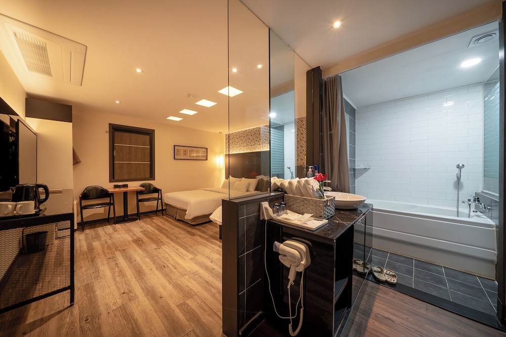 Ink Gongju Tourist Hotel 30/50