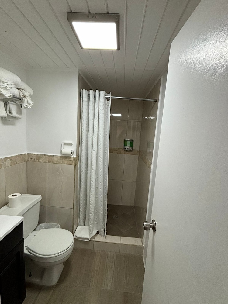 Lesperance Hotel 42/46