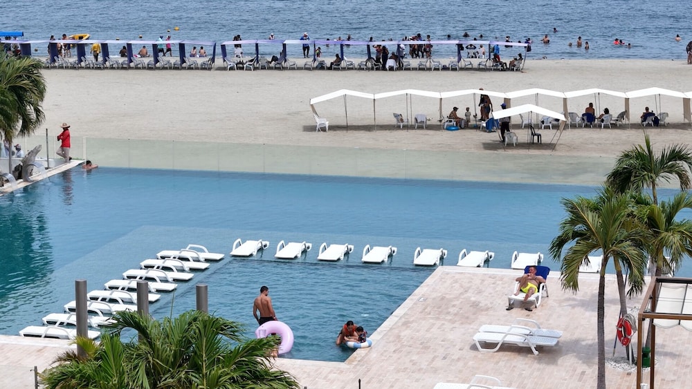 Hotel Tamaca Beach Resort 48/51
