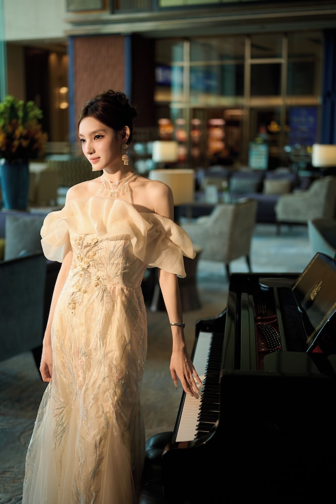 Shangri La Xiamen 8/68