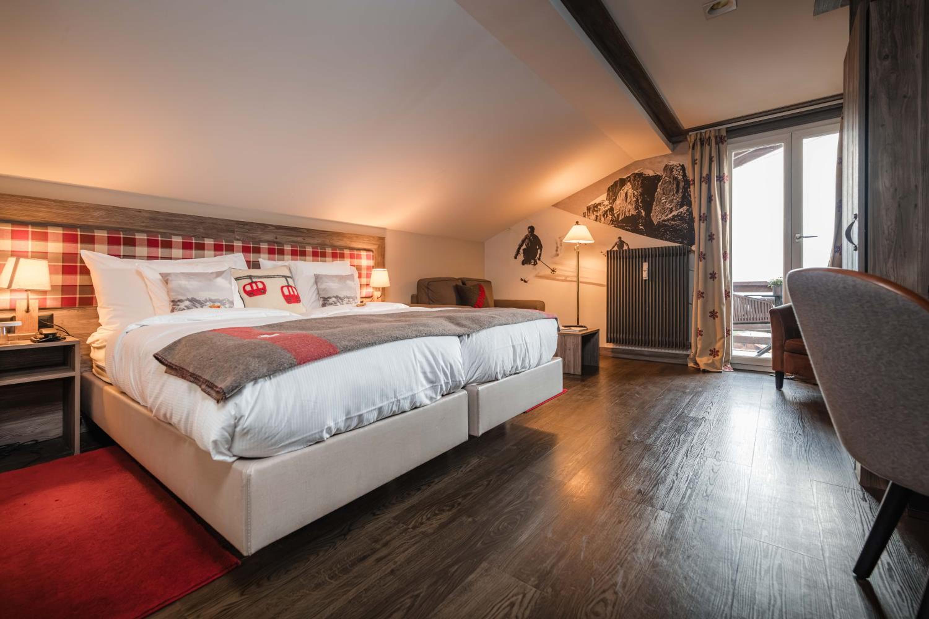 Panorama, Twin Beds