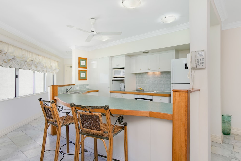 On the Beach Holiday Apartments 54/68