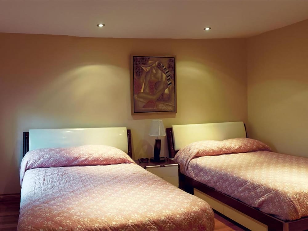 Dragon Gate Inn 13/64