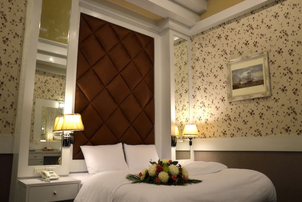 Raya Grand Hotel 17/37