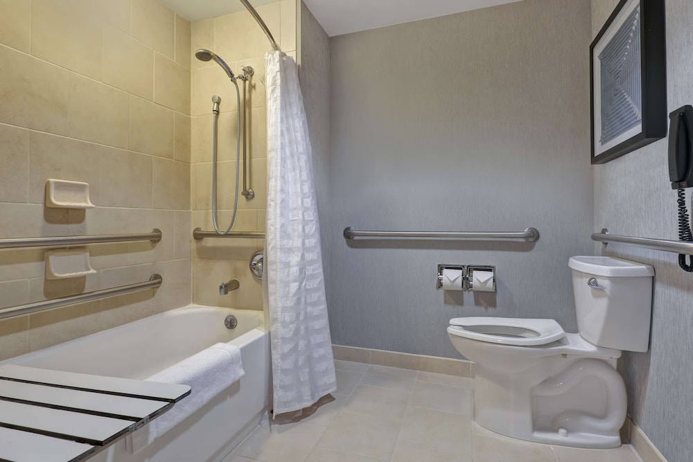 ROOM, 2 QUEEN BEDS, ACCESSIBLE