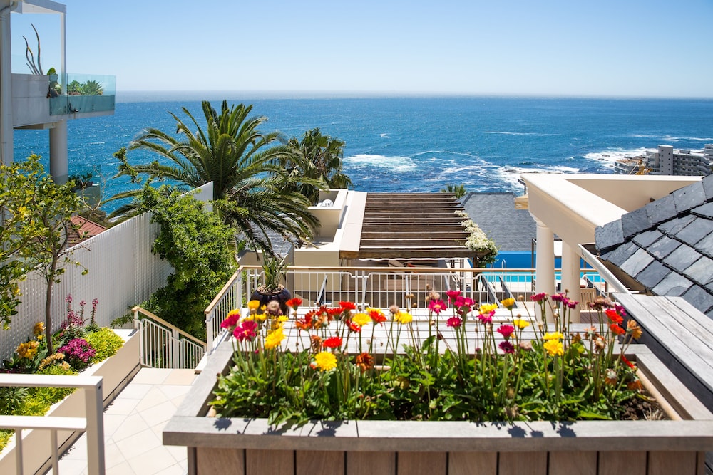 Compass House Boutique Hotel 2/48