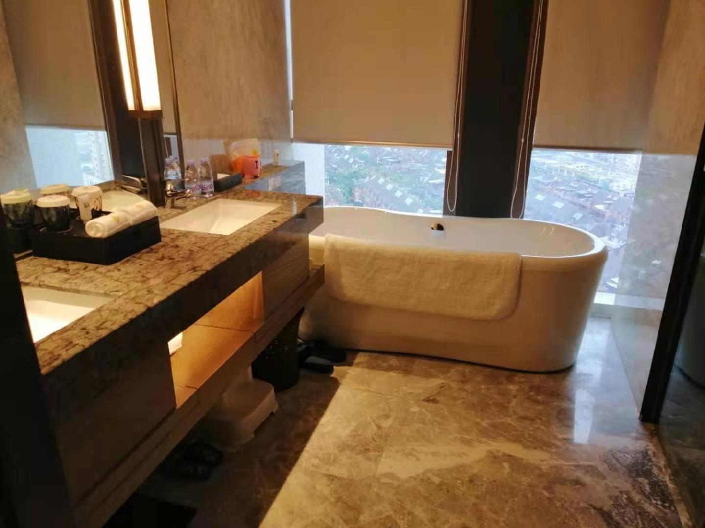 Jinling Hotel 63/65