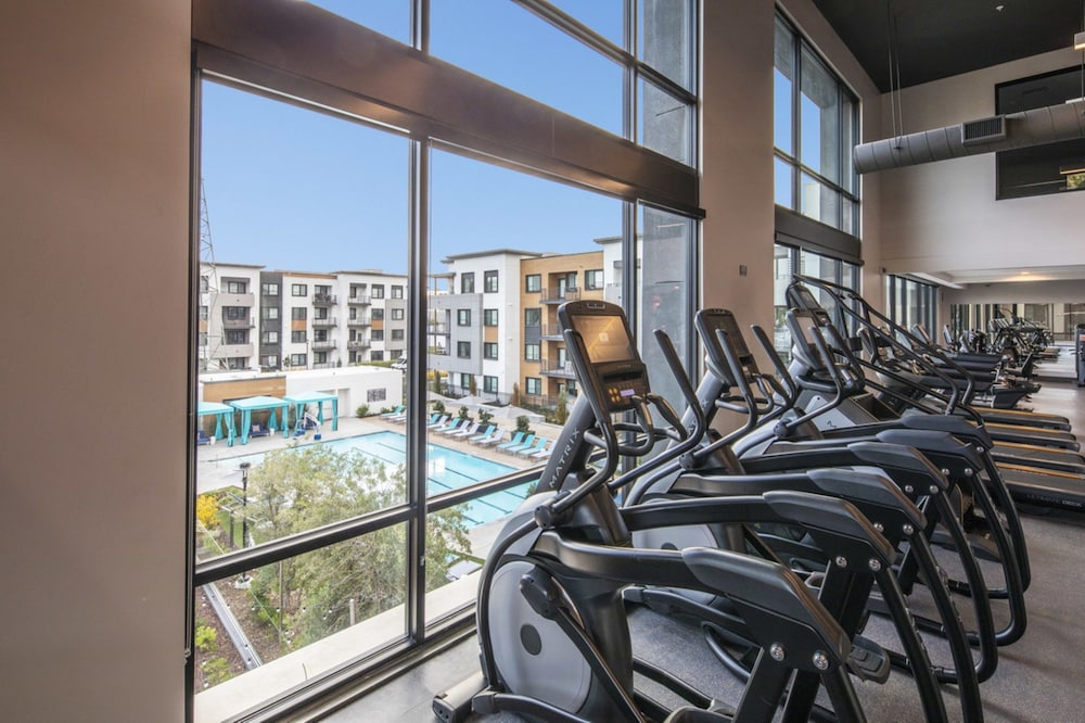 Global Luxury Suites in Menlo Park 24/50